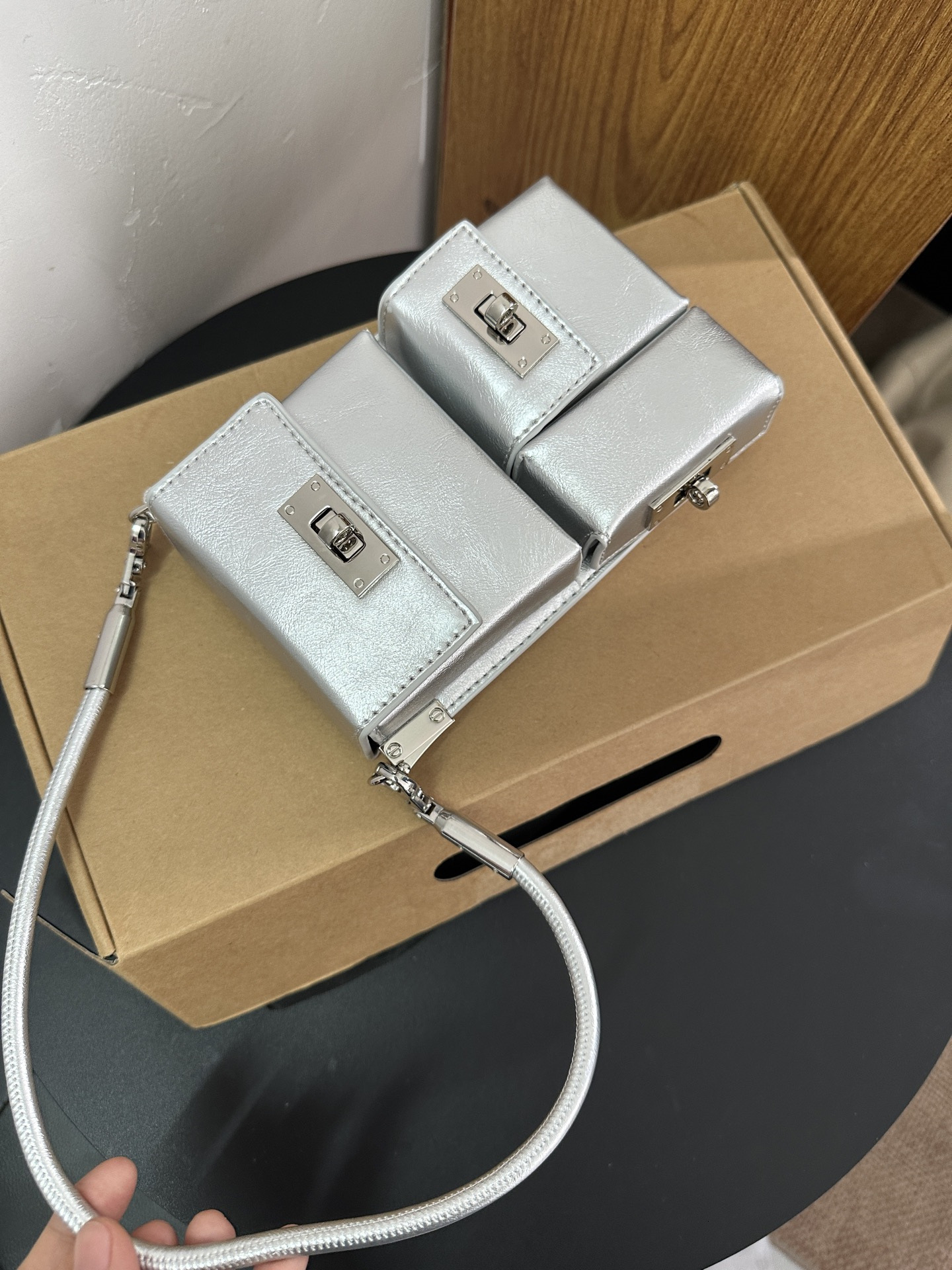 Trendy And Cool Multi Pocket Spicy Girl Small Square High-End Feeling, Armpit Crossbody Niche Phone Bag, Personalized Women's Bag