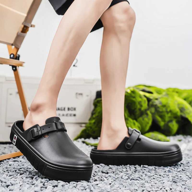 Summer Shoes for Men Lightweight EVA Sandals Closed-toe Fi Slippers for Men Solid Color Buckle-trap Garden Shoes s Mens Y250320