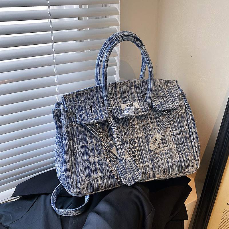 Unique Design Spring/Summer New Denim Blue Premium Texture Large Capacity Commuting Single Shoulder Diagonal Straddle Bag