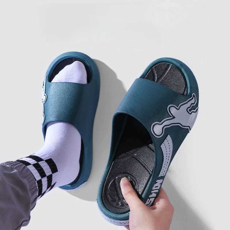 House indoor finger press mens shoes life Ro M slider flip cover walks around his bathroom 2025 style Y2k trend Eva Y250320