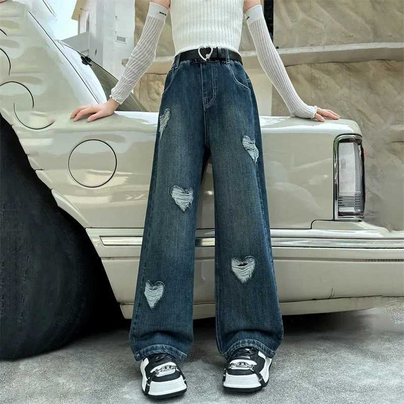 Girls school wide leg jeans heart-shaped tear design casual loose fit 2024 childrens fashion pants childrens Korean style TrousersT250326
