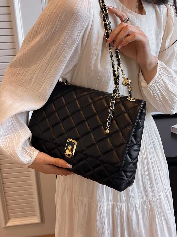 Plaid large capacity commuting cross body bag 2024 new womens Exquisite buckle zipper chain lower arm bag popular handbag trend Y250319