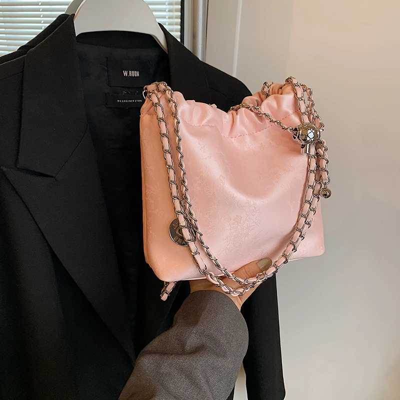 Solid color PU material shoulder bag can be a cross body exquisite shoulder strap fashionable casual fashion style shopping Y250319