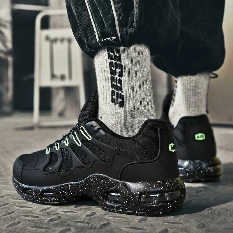 New mens air cushion running shoes designer shoes luxury shoes mens fitness sports shoes basketball anti slip mens tennisW250320