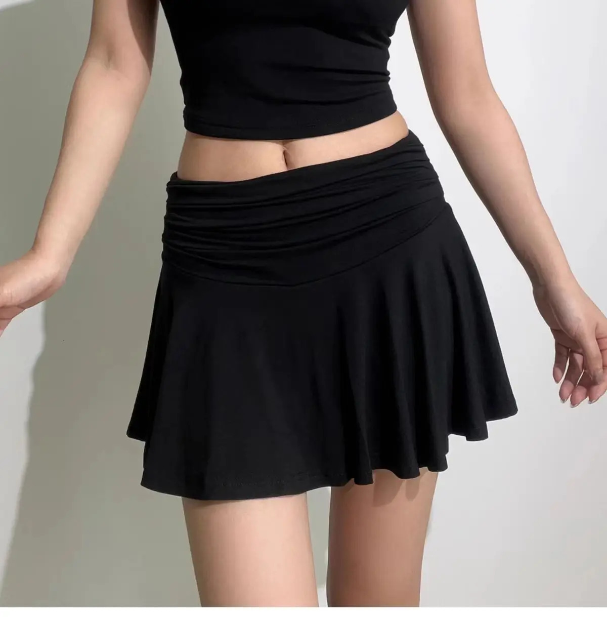 Spicy Sport Skirts Womens Casual Matching Pleated Skirts Y2K Ladys Streetwear Elastic Low Waist Chic Female Short Skirts 250320