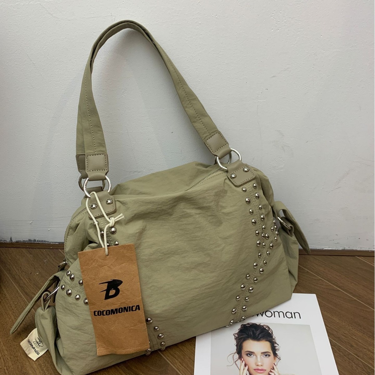 2024 Fashion Large Capacity Rivet Tiktok Online Celebrity Live Broadcast Women's Leisure Soft Cloth Bag