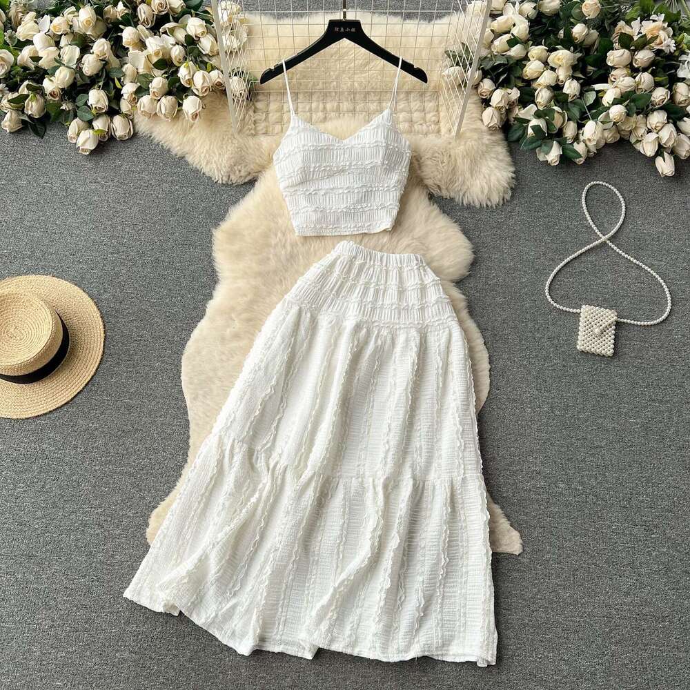 Dresses for Woman Designer Dress White Dress Devise Buttock Age Reducing Summer 2025 New Camisole Top Short Versatile Big Swing Skirt Sweet Two-piece 