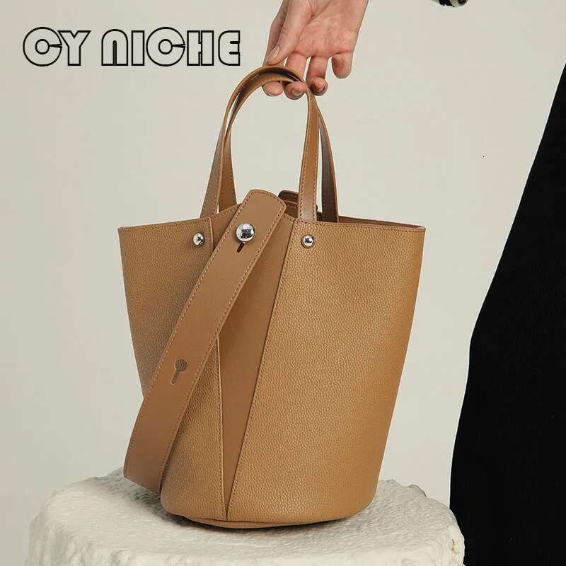 2024 Women's Bucket Large Capacity Vegetable Basket Simple Commuting Soft Cowhide Shoulder Crossbody Bag