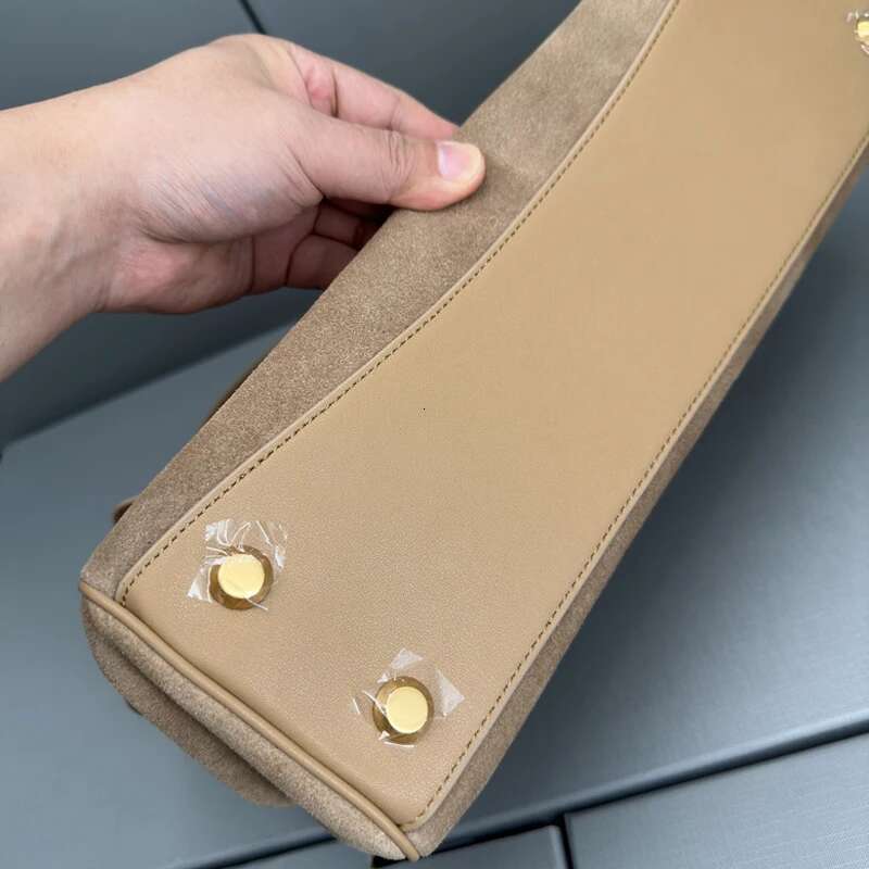 Frosted Cowhide Handbag Woman High-Capacity Shoulder Crossbody Bag Advanced Feeg Commute Versatile 2024 Fashion New Style
