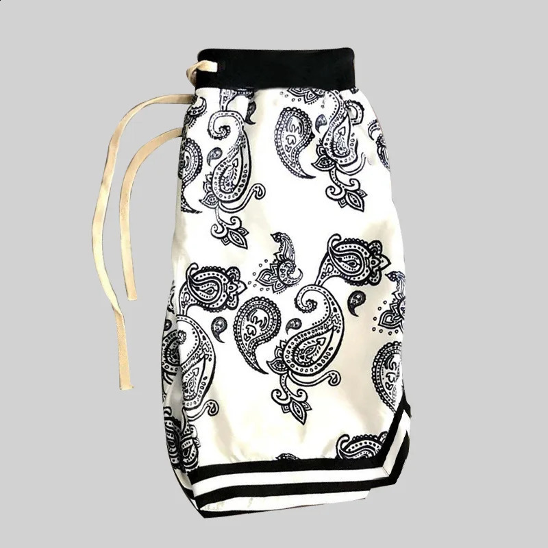 2023 Summer Harajuku Mens Shorts Bandana Pattern Fashion Hip Hop Bottom Elastic Wais Casual Pants 250319