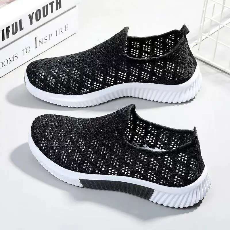 2025 New Women's Fashion Casual Breathable Outdoor Mes h Sneakers Slip On Walking Shoes Wo men