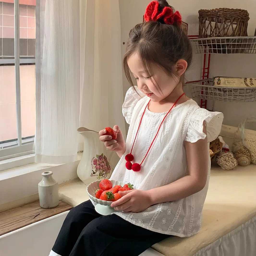Girls summer lotus leaf lace short sleeved T-shirt suitable for children white childrens clothing toddler clothing baby clothingT250320