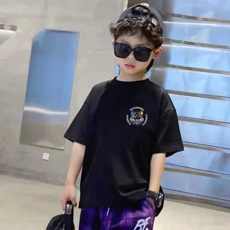 Boys 100% cotton T-shirt summer cartoon graffiti lion print girls T-shirt short sleeved childrens top high-quality childrens clothingT250320