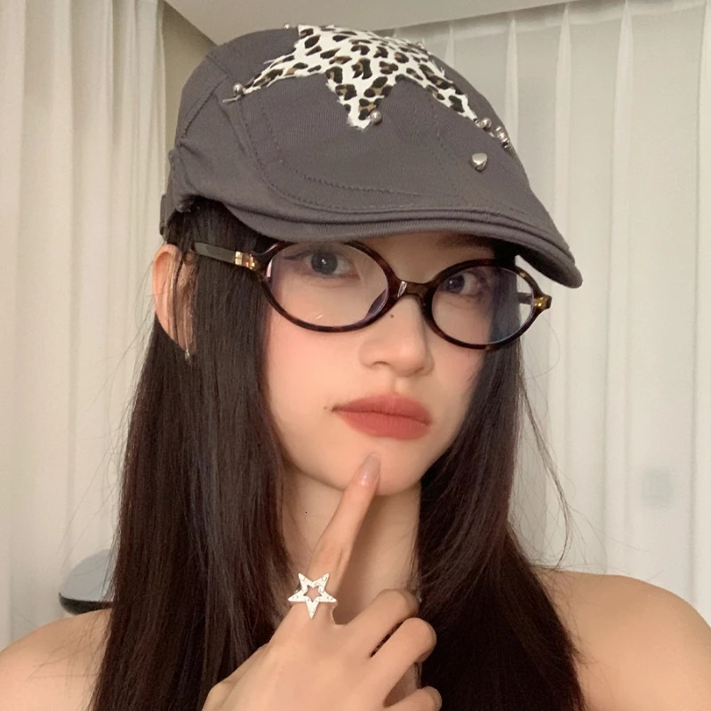 American Retro Babe Style Berets Y2k Summer Versatile Fashion Leopard Print Sticker n Sun Protection Forward Hats Woman 250320