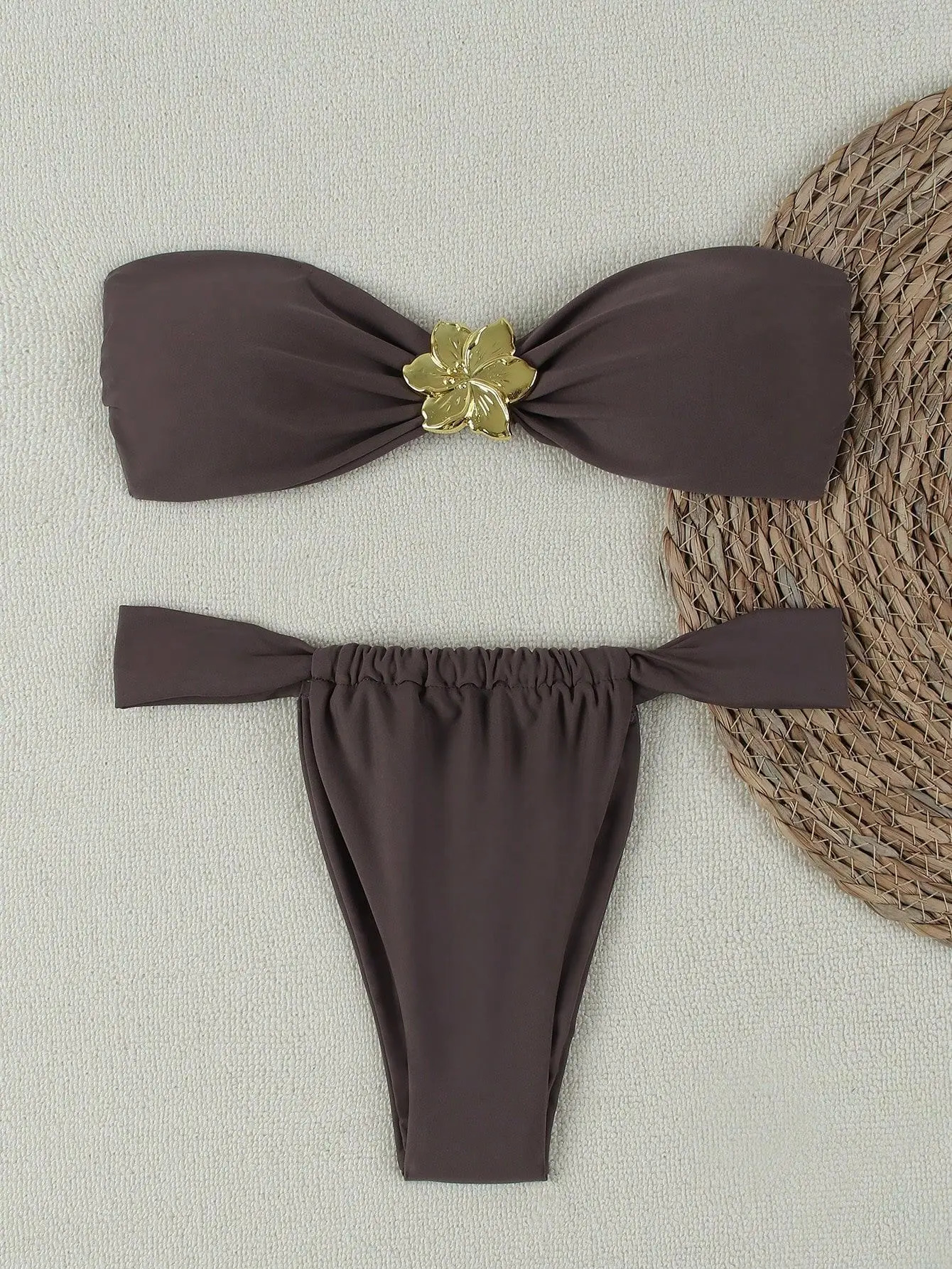 Sexy Cut-Out Bikini Set - Trendy Swimwear for Beach Goddesses Stunning Strapless Bikini Top Two-Piece Swimwear for Women 250320