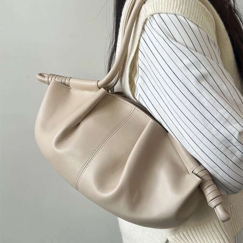 Pleated Hobo Shoulder Bag,Designer Women Cloud Bag, 2025 Korean Style Commuting Fashion Dumpg Tote Bag,Black Wine Red