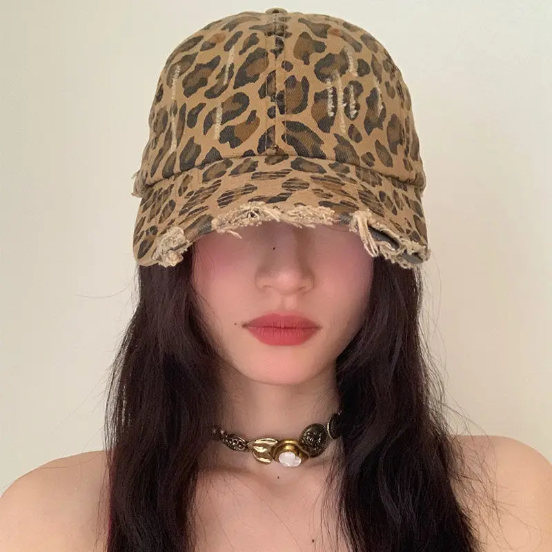 Womens Leopard Print Baseball Cap Female Trendy Accessories Retro American Fashion Sweet Girl Autumn 250320