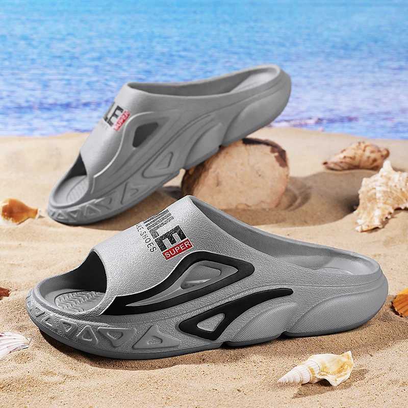 Summer new trend high-quality mens slippers outdoor thick soled non slip lightweight slippers bathroom slippers beach sandals Y250320