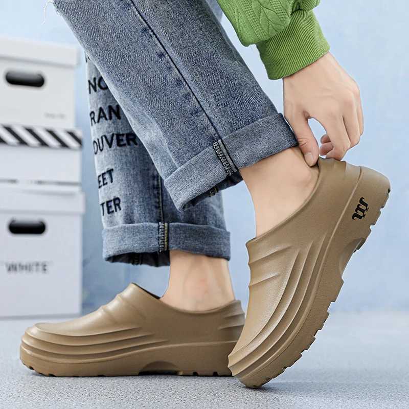Mens toe shoes comfortable EVA anti slip and oil proof shoes outdoor luxury sandals travel and fishing rain shoes Y250320