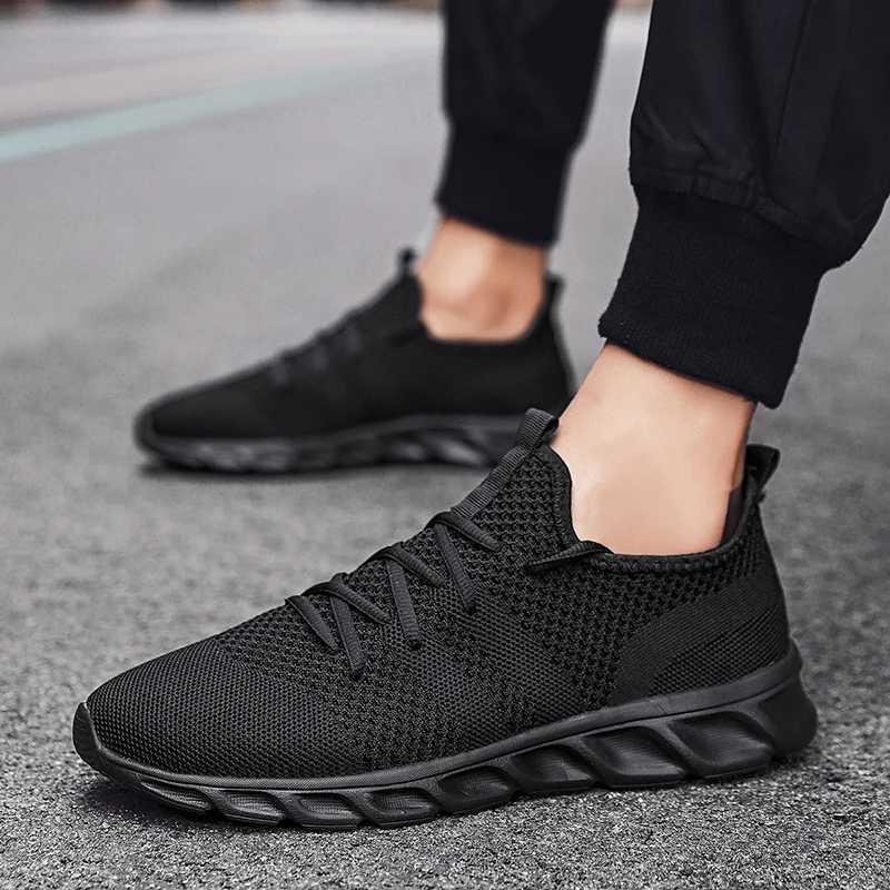 New mens jogging and leisure shoe brand outdoor fashion running shoes lace top breathable and comfortable sports shoes bladesW250320