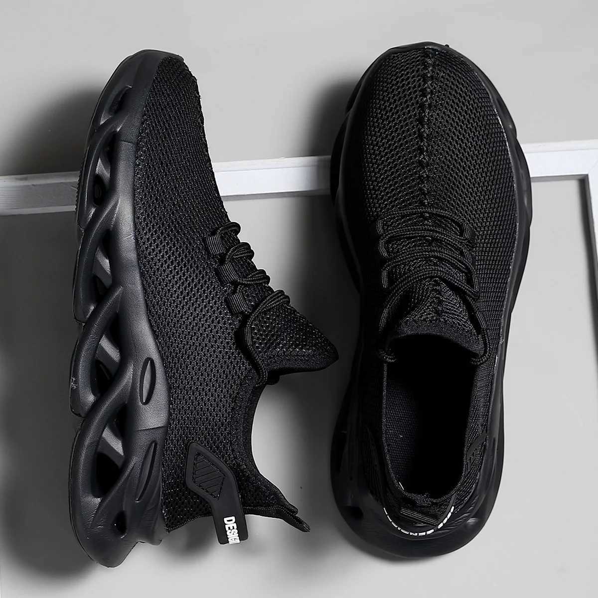 Mens sports running black jogging shoes casual sports shoes brown outdoor breathable mesh light black tennis outdoor walkingW250320