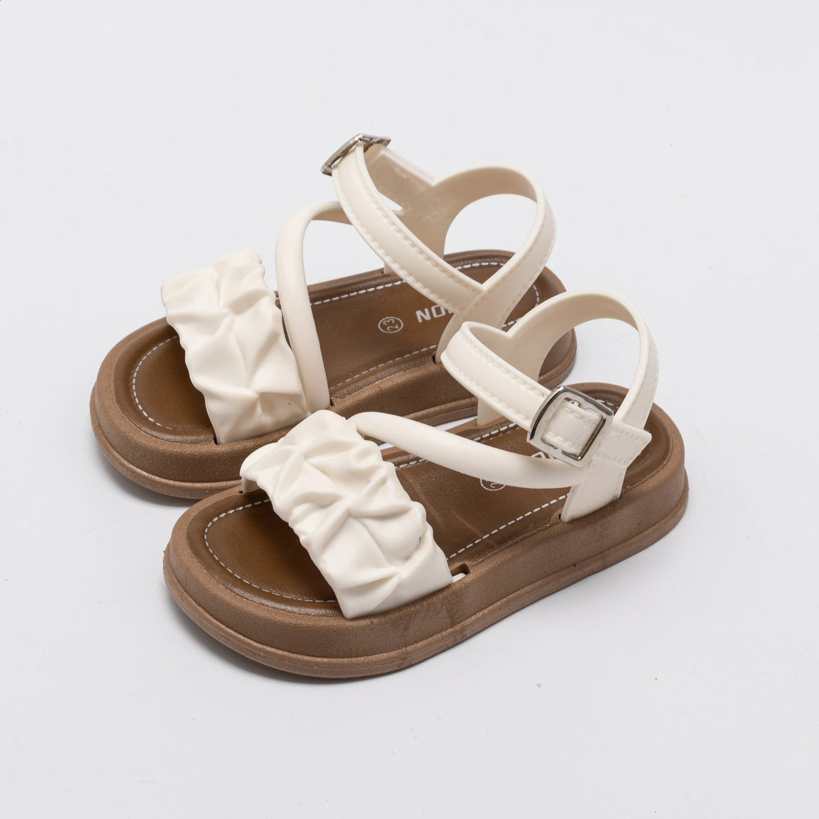 Fashionable and minimalist childrens sandals with exposed toes suitable for outdoor vacations girls 250304