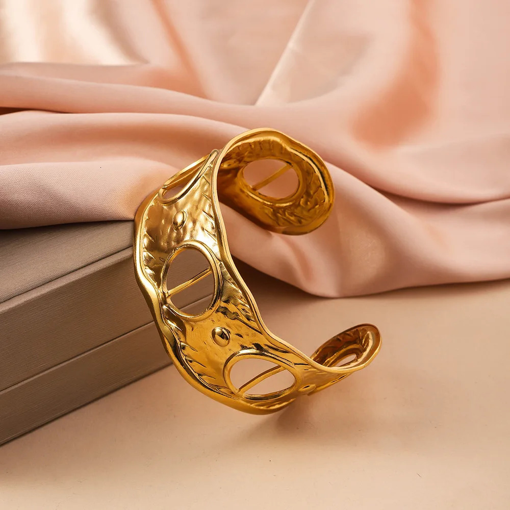 Womens Stainless Steel Adjustable Bracelet Creative Hollow Cuff Bracelet Fashionable Party Daily Jewelry Accessories 250320