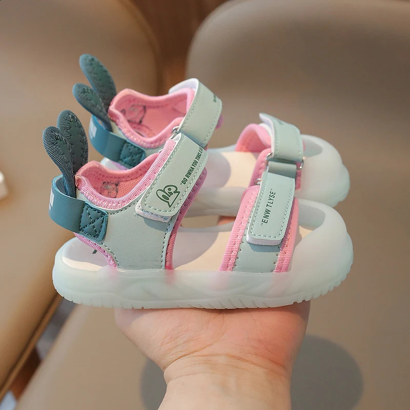 Childrens sandals 212 years old cartoon green pink soft boys and girls beach shoes casual anti slip childrens sports 250312