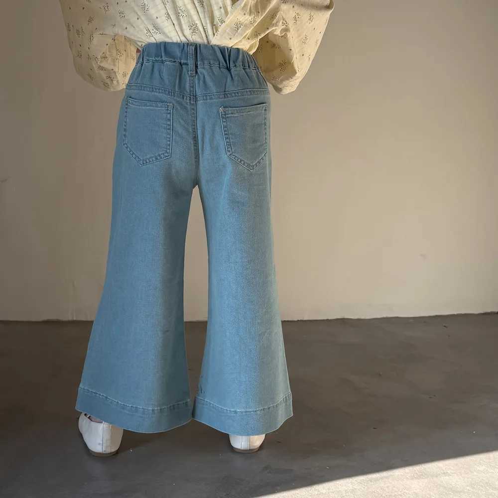 New Spring Girls Jeans Cotton Stickers Baby Girls Flash Pants Loose Elastic Waist Preschool Girls JeansT250326