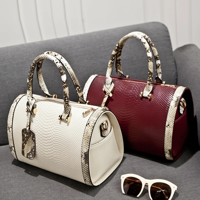 Fashionable and atmospheric womens shoulder bag elegant temperature large capacity shopping handbag. 250318