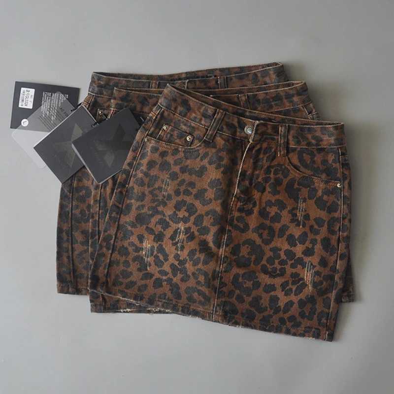 Womens high waisted mini skirt Korean fashion leopard skirt womens 2024 summer denim skirt green retro denim skirt tornXJ250320