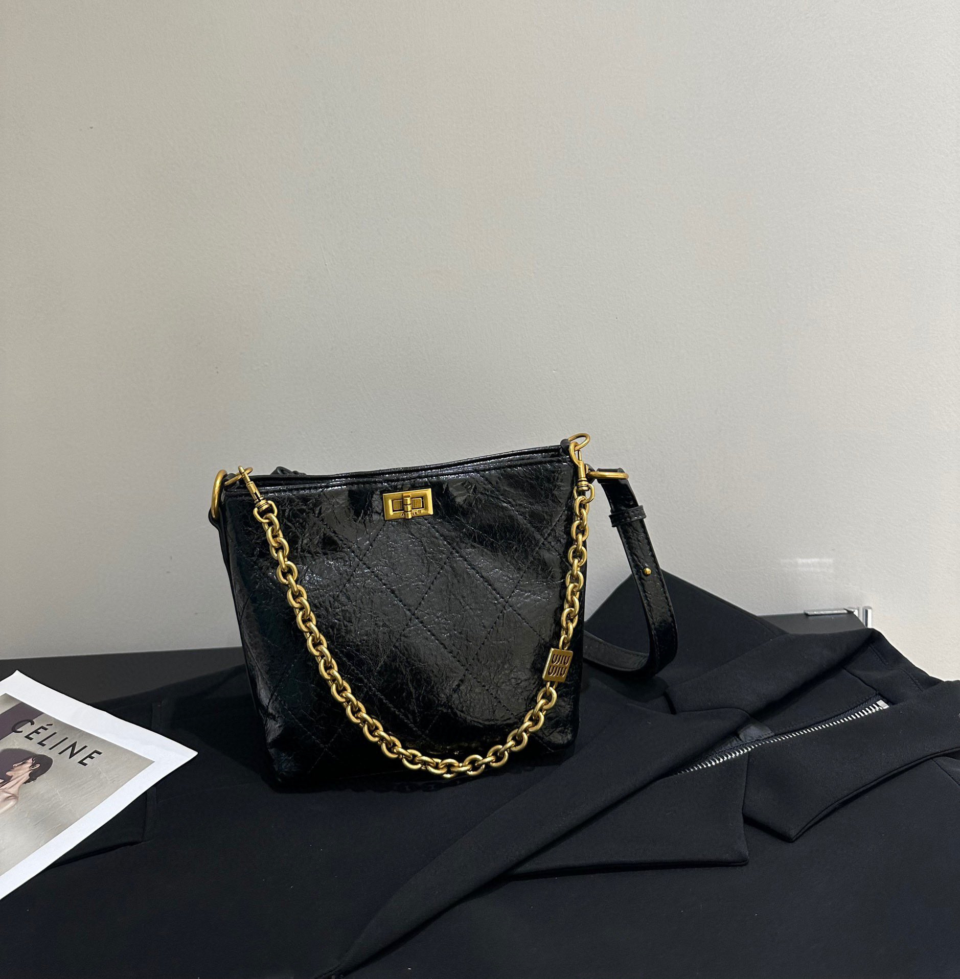 Autumn And Winter High-End Water Bucket Fragrant Wind Diamond Grid Chain Crossbody Small Bag, Women's Texture Bag
