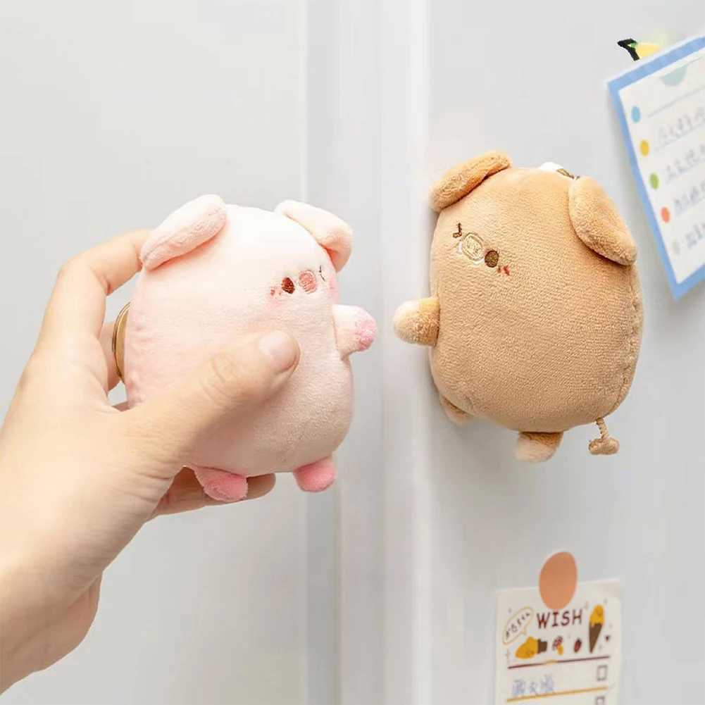A pair of magnetic couples with pig plush keychains cute and creative plush Kawai magnetic backpack pendant toy girl holiday giftXJ250319