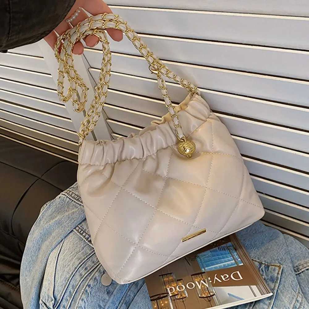 Shoulder Bag for Women Girls PU Leather Pleated Plaid Crossbody Bag Bucket Bag Large Capacity Tote Handbag Underarm Bag Y250319