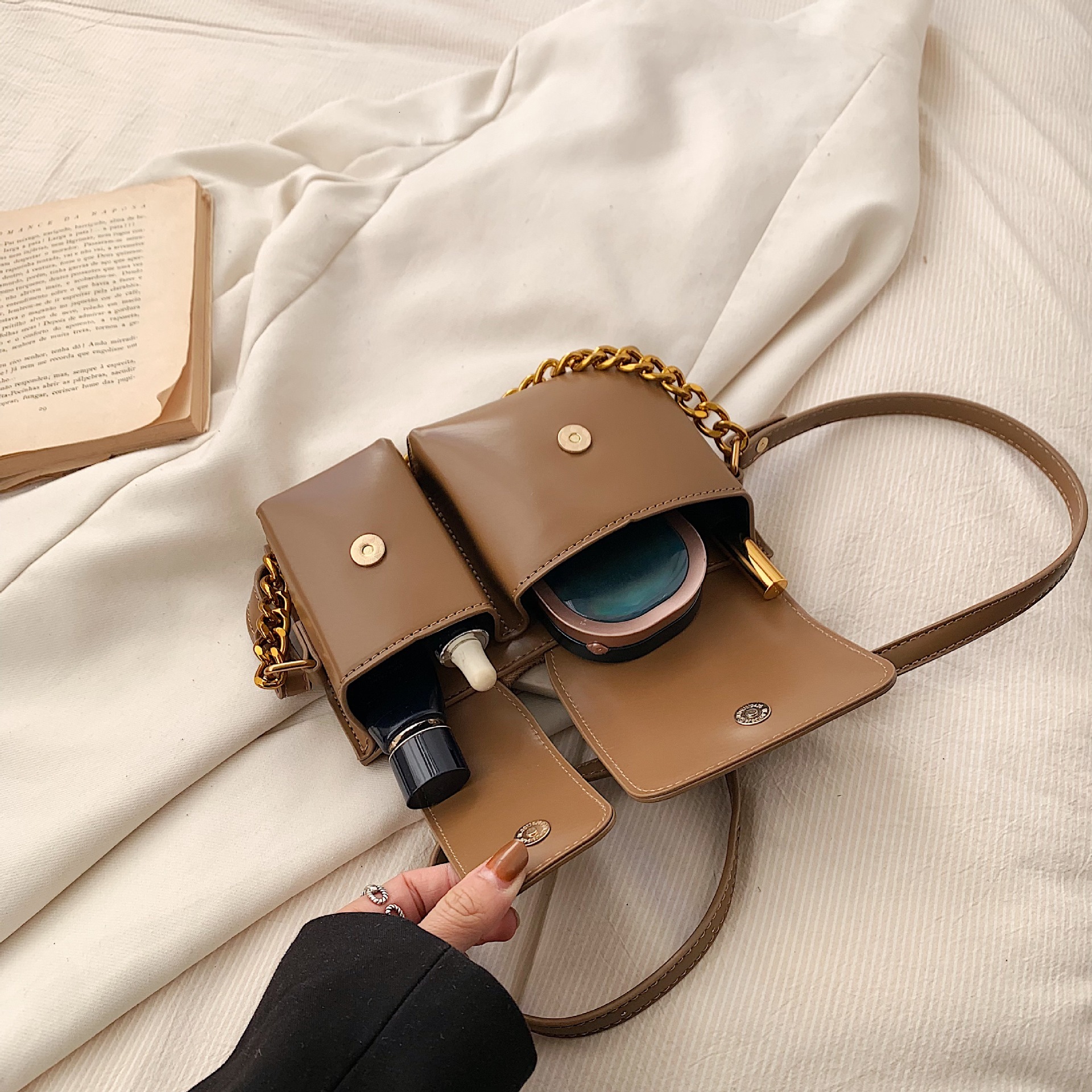 Small Fashion Trend Motorcycle For Women New Spring/Summer Chain Rabbit One Shoulder High Grade Oblique Straddle Bag