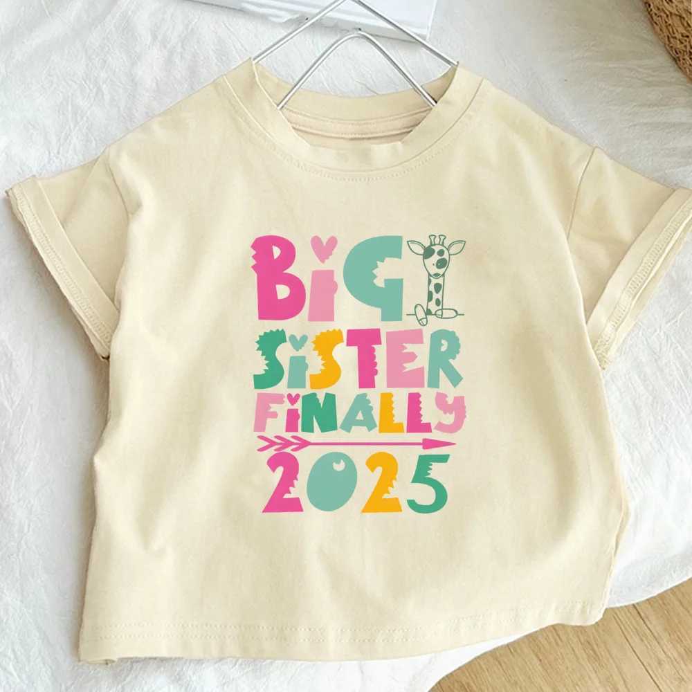Big Sister 2025 Printed Retro Childrens T-shirt Pregnancy Announcement T-shirt Casual Fashion Short Sleeve Childrens T-shirt Summer ClothingT250320