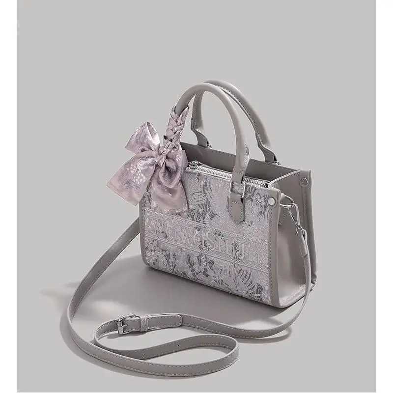 IELGY Commuter High end Embroidery Single Handheld Pattern Y250319