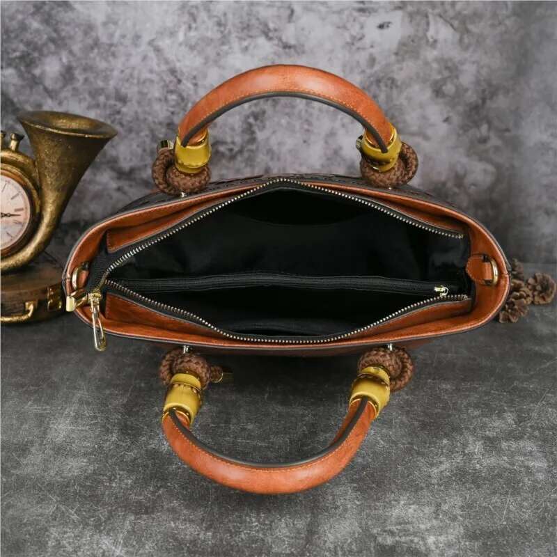 MOTAORA Vintage Emed Leather Handbag For Women's 2025 New Large Capacity Shoulder Bags Lady Purse Mobile Phone Crossover Bag
