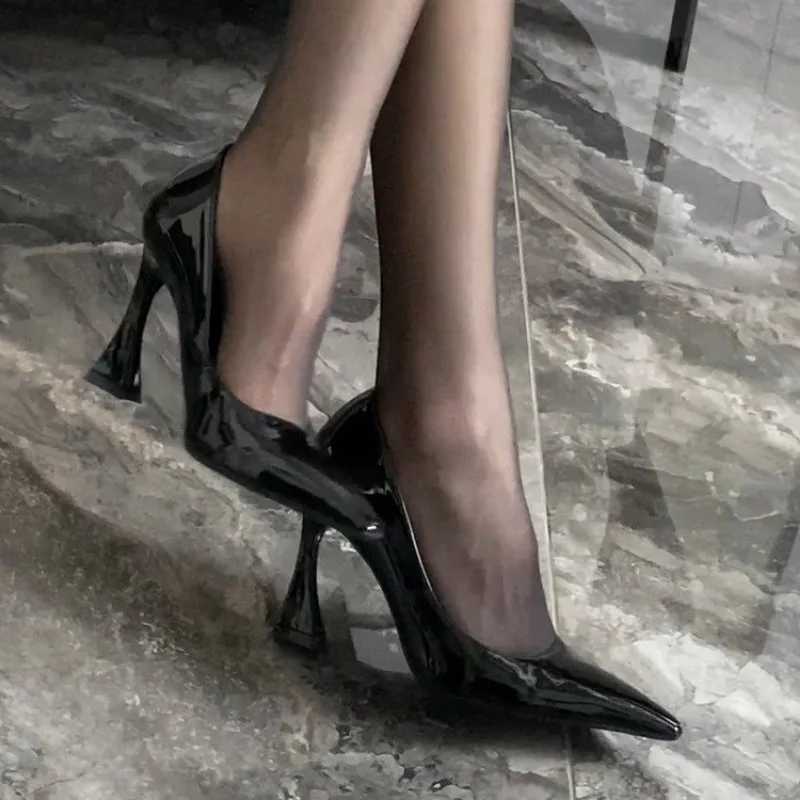 Womens Elegant Wine Red Pumps Shallow Mouth Slip Chunky High-heeled Shoes Womens Sexy Point Toe Versatile Party Banquet Shoes Y250319