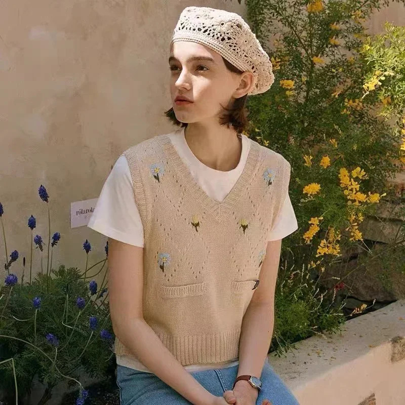 Ancient Hand Crochet Cotton Beanie Beret Women Summer Hollow Breathable Knitted Hat 3D Flower Painter Hat 250320