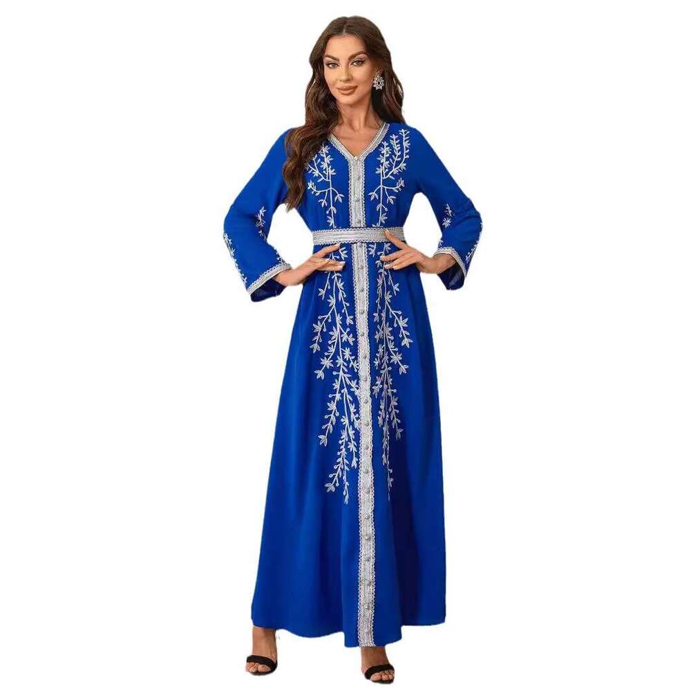 Zd074 Slim Fit Muslim Robe Loose Embroidered Skirt Long Sleeved Dress