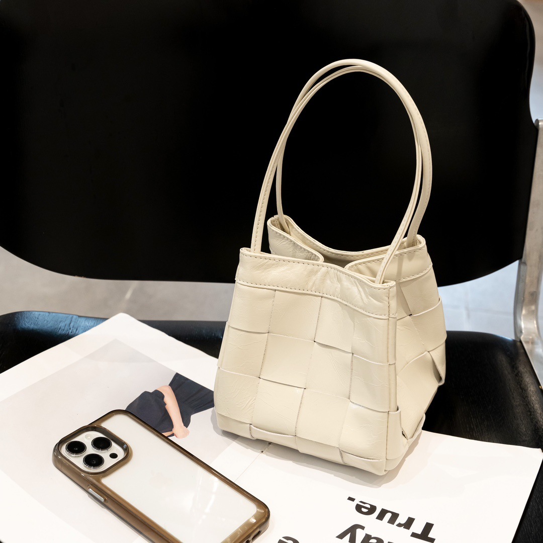 Leather Woven Dumpling Tiktok Anchor Holding Zongzi Bag 2025 Summer New Style Women Can Cross One Shoulder Obliquely