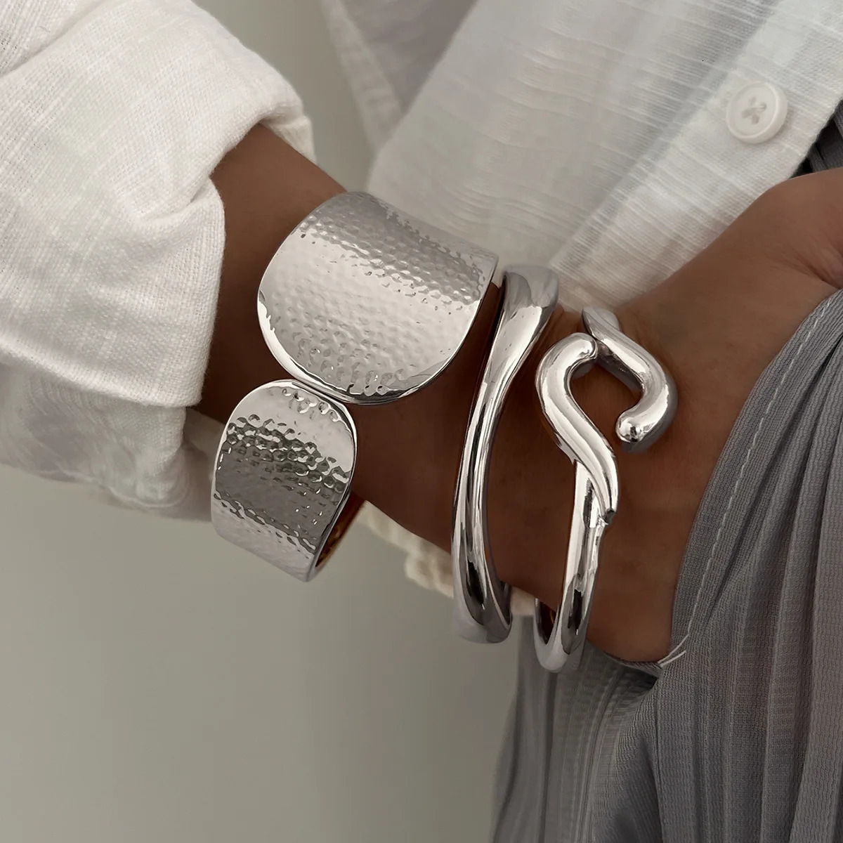 Hip Hop Texture Geometric Heavy Metal Cuff Bangles Punk Gold Silver Color Spring Bangles For Women Bracelets Men 250320