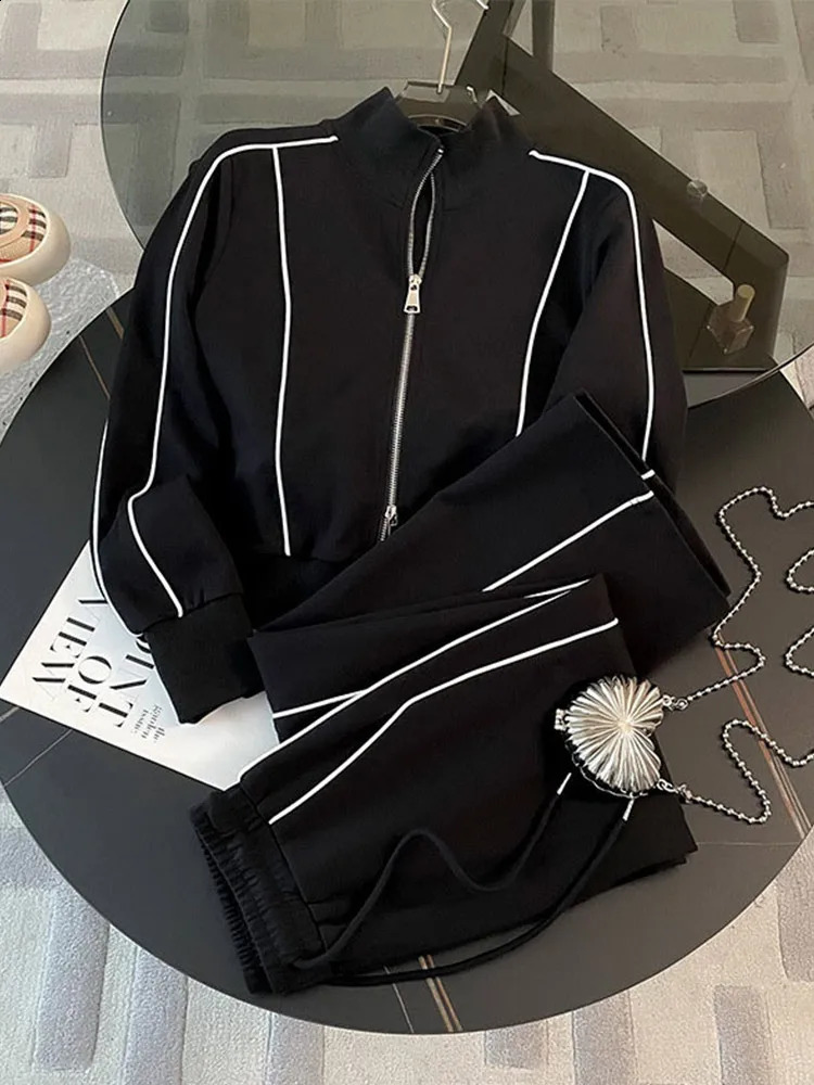 Womens tight fitting jumpsuit contrasting zipper full sleeved jacket high waisted brushed straight pants suit Spring 2025 womens clothing 250319