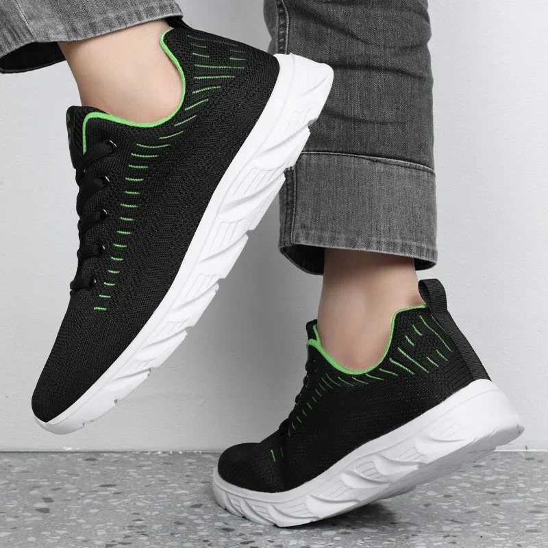 Breathable mens running shoes lightweight mens sports shoes non slip outdoor mens walking shoes mesh sports shoes lace insolesW250320