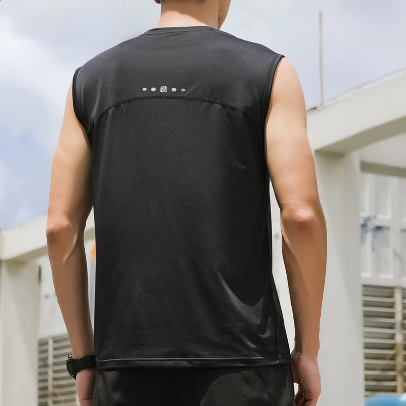 Large mens basic vest summer solid black and white sleeveless Tshirt gym sportswear oversized 7XL 8XL 9XL 250319
