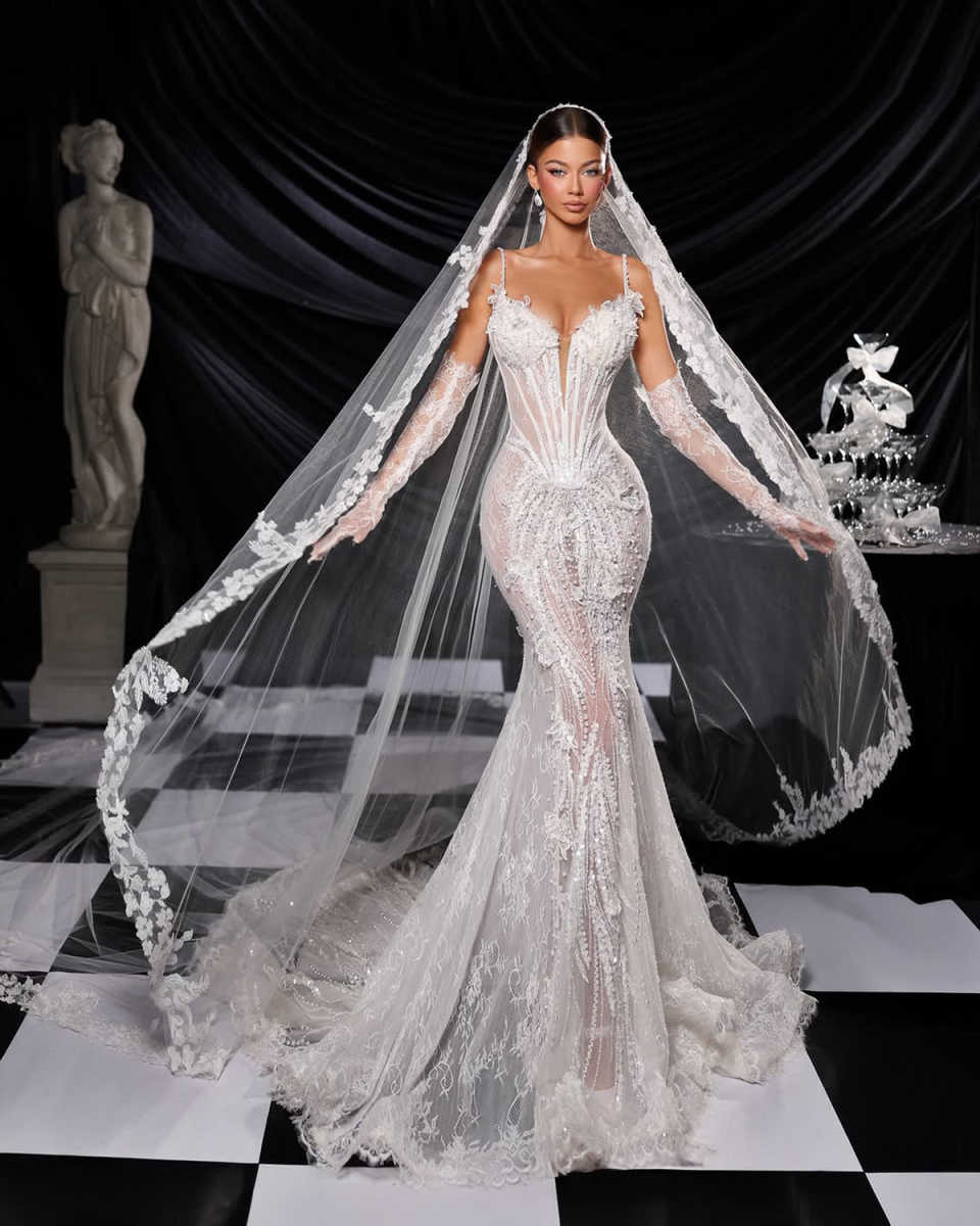 Sexy Spaghetti Straps Mermaid Wedding Dresses Elegant Floral Applique Bridal Gowns Beading Lace Robe De Mariee Customized