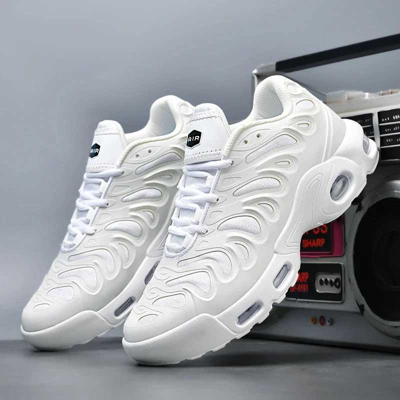 Mens running shoe brand outdoor jogging strap comfortable walking breathable fashionable and casual sports shoes blade casual shoesW250320
