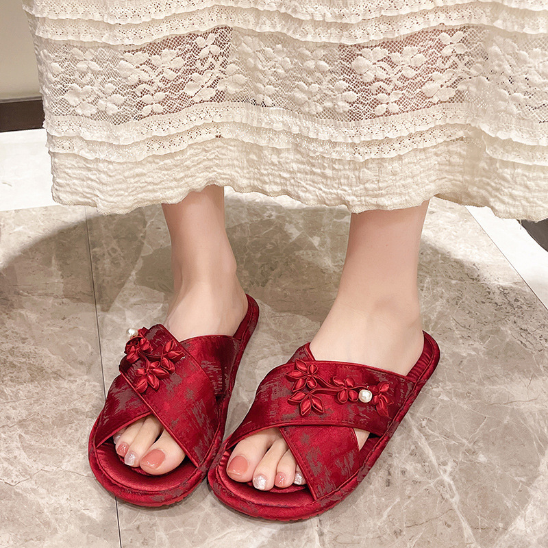 2025 New Chinese Flat Comfortable Sandals With Women's Design Sense Outdoor Clothing Paired With Cool Slippers To Create Holiday Home Decoration 