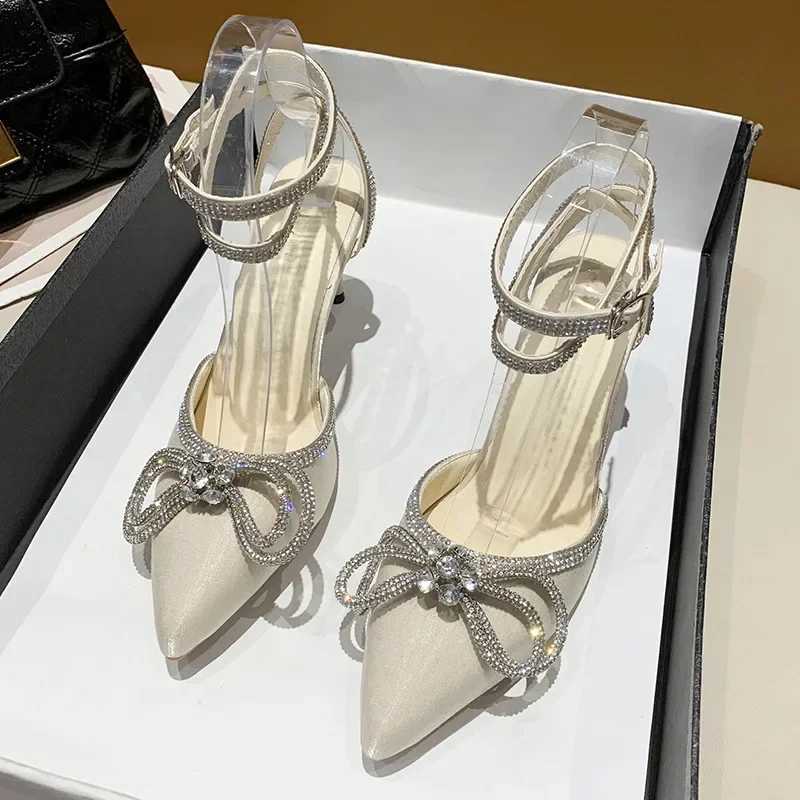 Banquet Dress White High H Elegant Temperament Dress Wedding Shoes Rhine Pointed Hollow Toe Sexy Sandals for Men Y250319
